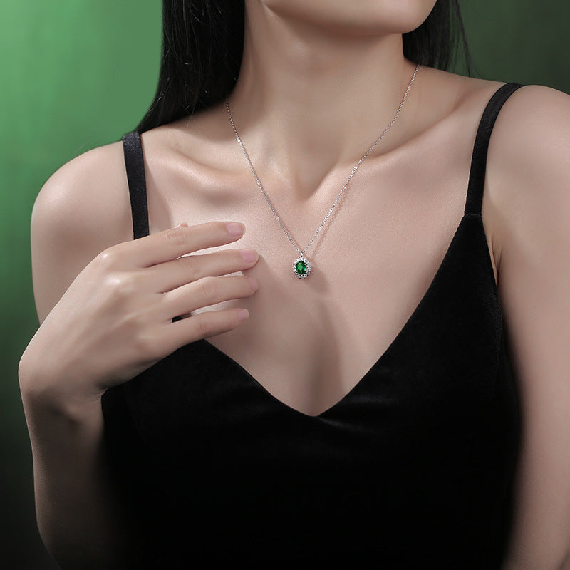 Emerald Green Lotus Pendant Necklace with Diamonds for Ladies Fashion