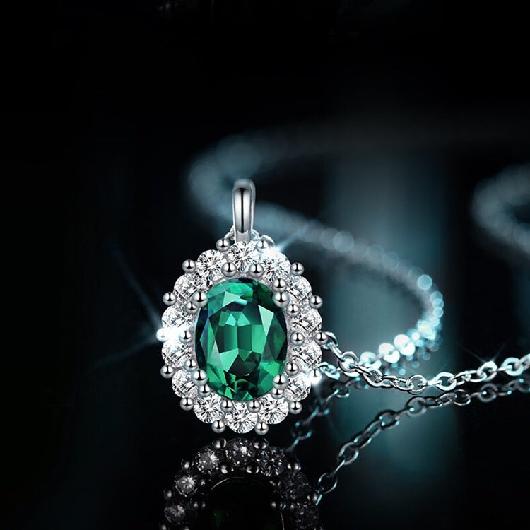 Emerald Green Lotus Pendant Necklace with Diamonds for Ladies Fashion