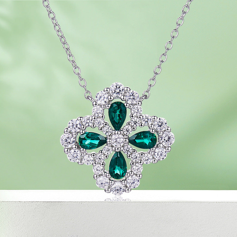 Fashionable four-leaf clover gemstone necklace