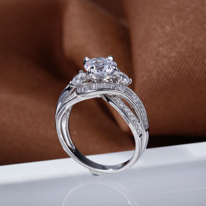 High-end design jewelry exhibition gift interwoven three-stone round cut sterling silver ring